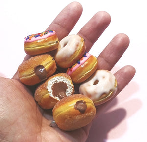 Glazed Donut Keychain - Foodie keychain - food jewelry - Donut lover Gift